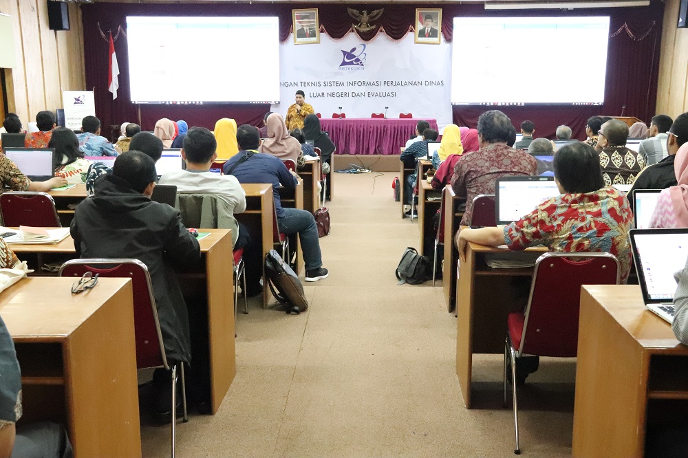 PERJALANAN DINAS LUAR NEGERI MAKIN MUDAH DENGAN “SIMPEL”