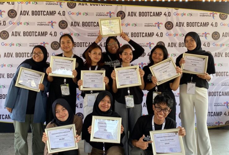 Dua Tim Mahasiswa Ilmu Komunikasi UPNYK Raih Juara Pertama dan Kedua di Advertising Bootcamp 4.0 Kemenparekraf
